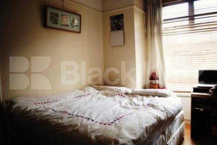 			Whole house!, 4 Bedroom, 1 bath, 1 reception Maisonette			 Farrant Avenue, WOOD GREEN